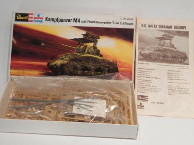 Kampfpanzer M4 mit Raketenwerfer T34 Calliope